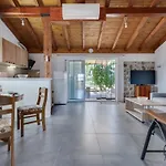 Agis By Interhome Vikendica